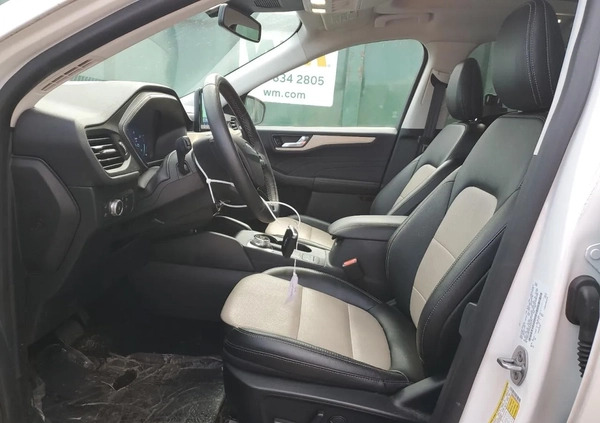 Ford Escape cena 55000 przebieg: 80200, rok produkcji 2020 z Rypin małe 56